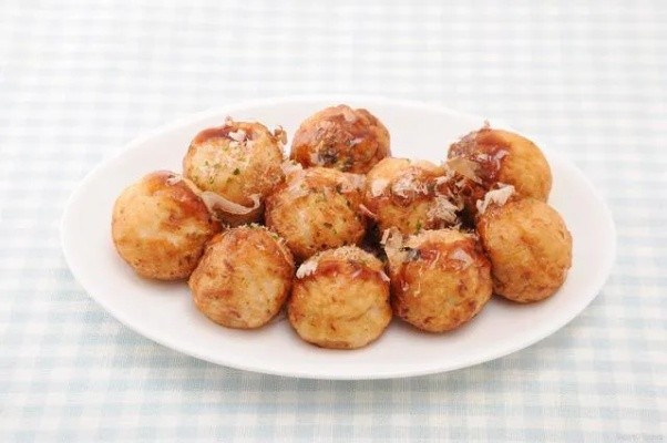 详细介绍美味佳肴脆皮藕丸子的做法，包含采购食材、准备步骤及烹饪技巧，实现餐桌上的别致佳肴